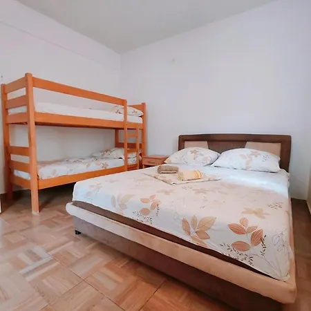 Gostinjska kuća And Matusko *